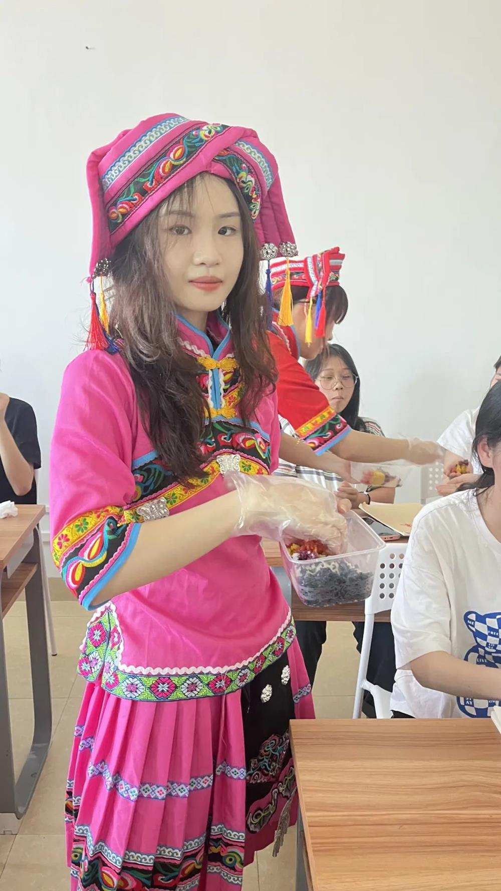 70dbe58774c34443a53a57c62020b28b.jpg